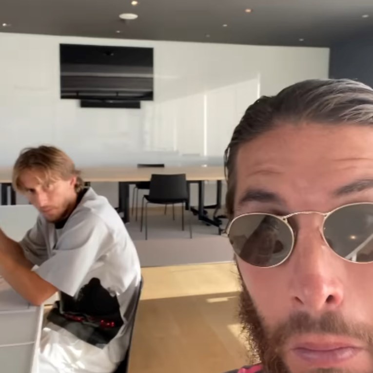 Ramos snima Modrića koji vadi banane. Pogledajte viralnu snimku