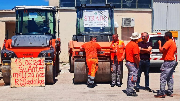 Radnici Cesta Šibenik u drugom tjednu štrajka, preselili se ispred zgrade županije