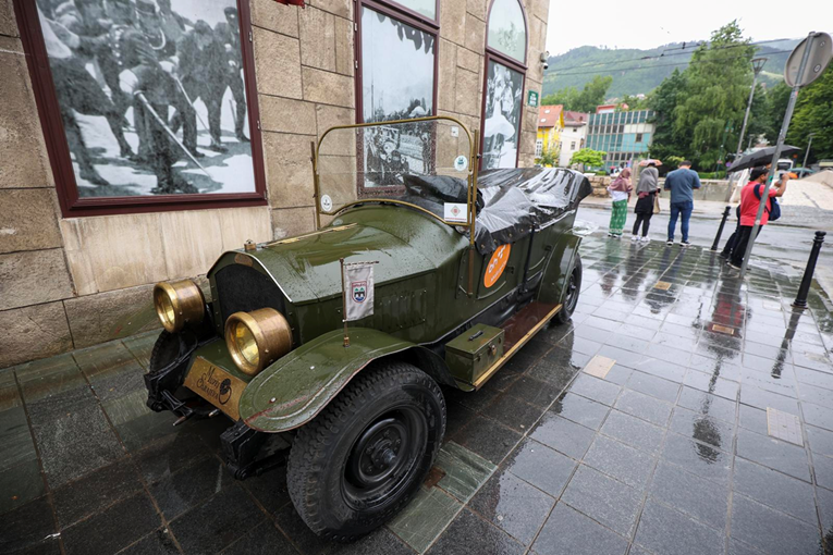 U BiH svađa zbog spomenika Franji Ferdinandu. "Okupatorima se ne podižu spomenici"