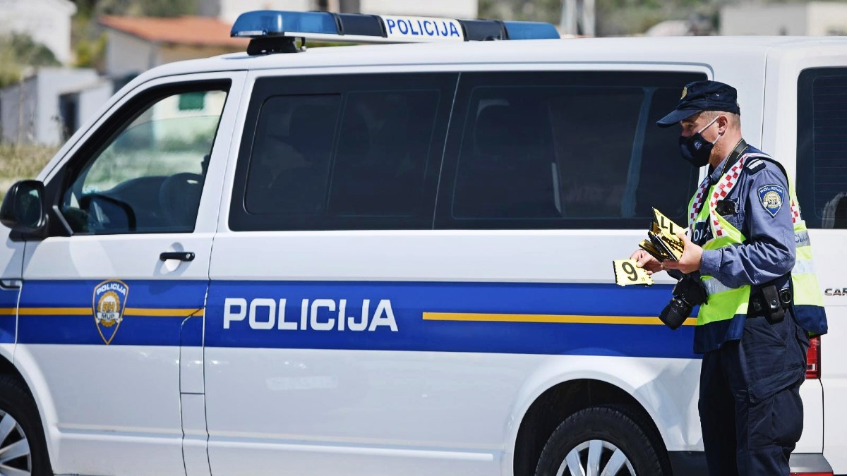 Mladić (19) se kod Čakovca pijan zabio u autobus, pa u dvorišnu ogradu