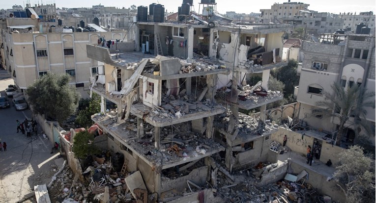 Izrael nastavlja napade na Rafah, vojska opkolila dvije bolnice