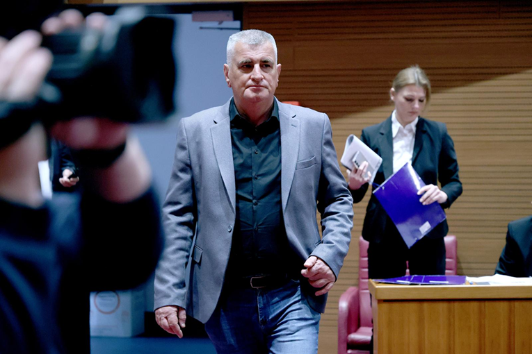 Bulj: Izrael uveo smrtnu kaznu. Pa Židovi su na križ razapeli Sina Božjeg