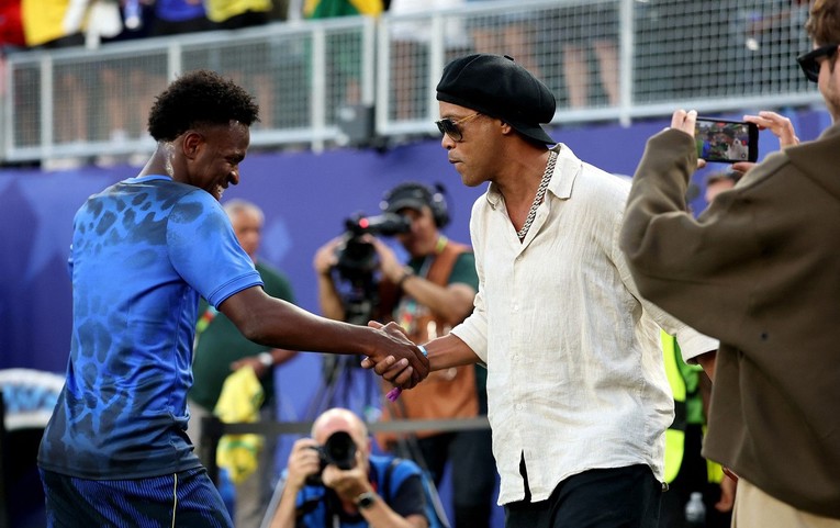 Svi golovi Brazila protiv Haitija su Vinijevi. Pogledajte kako je nadmašio Ronaldinha