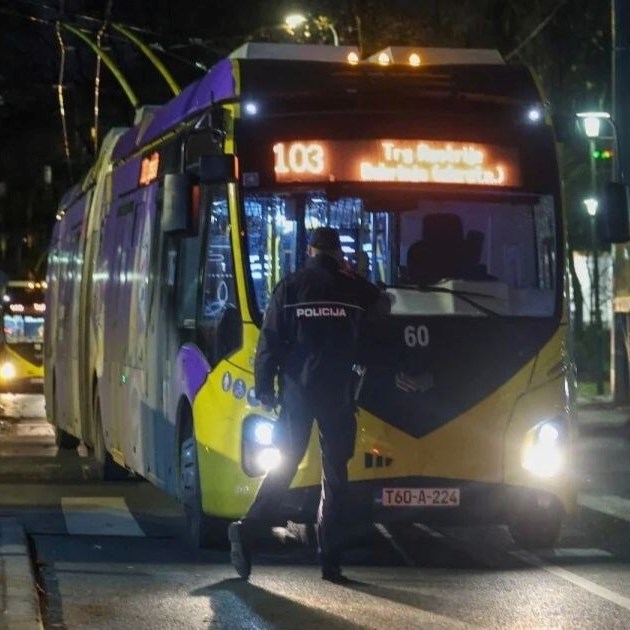 Napadnut vozač trolejbusa u Sarajevu, policija uhitila pijanog 33-godišnjaka