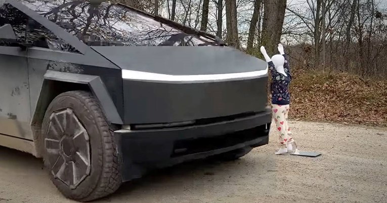 VIDEO Cybertruck nije prepoznao lutku. Istu tehnologiju imat će Teslin robotaksi