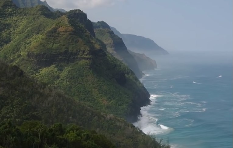 Nađeno šest od sedam tijela u turističkom helikopteru koji se srušio na Havajima