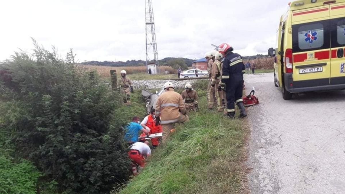 FOTO Teretni vlak naletio na auto kod Ludbrega, jedna osoba poginula