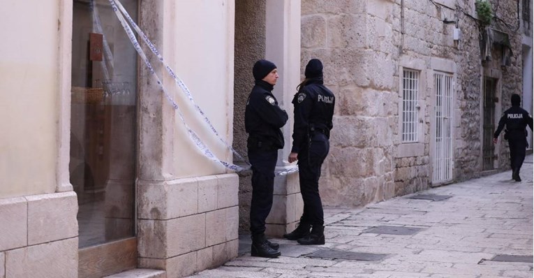 Naručili hranu u Splitu pa napali i opljačkali stranog dostavljača