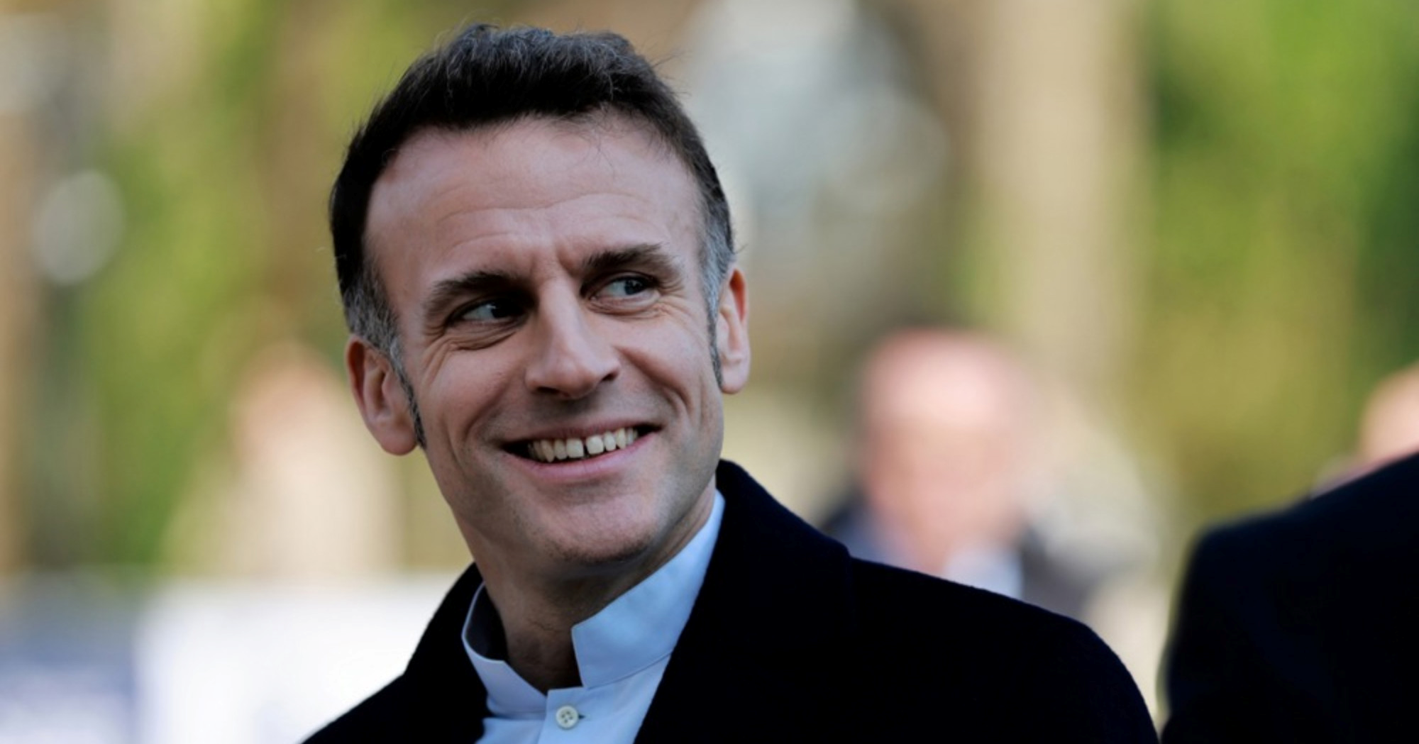 Macron će otkriti ime divovskog nosača aviona, objavio je video. "Francuska je divlja"