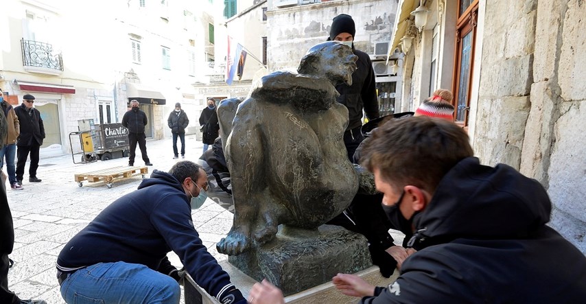 VIDEO Aktivisti u centru Splita premjestili kip