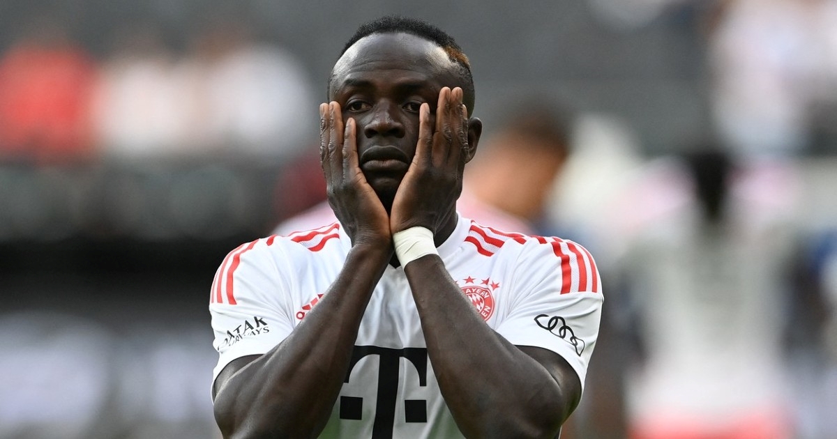 Sadio Mane nije želio uzeti pivo u ruku za Bayernovu timsku fotografiju