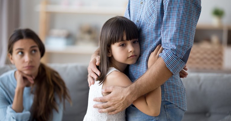 10 znakova koji pokazuju da su vas odgajali emocionalno nezreli roditelji