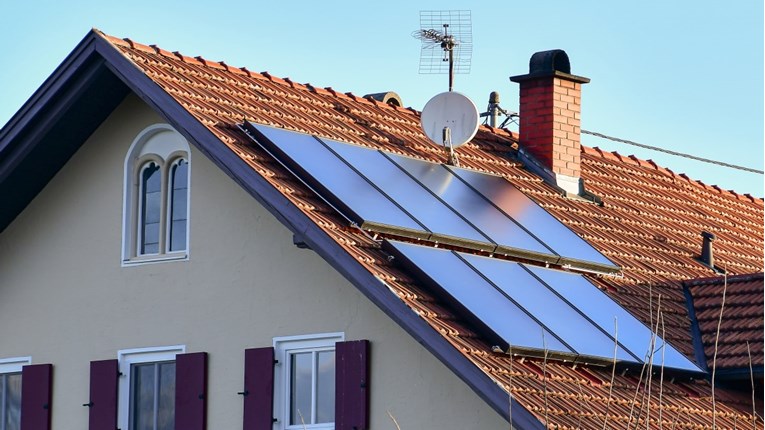 Hrvati ugrađuju sve više solarnih elektrana. Evo koliko štede na režijama