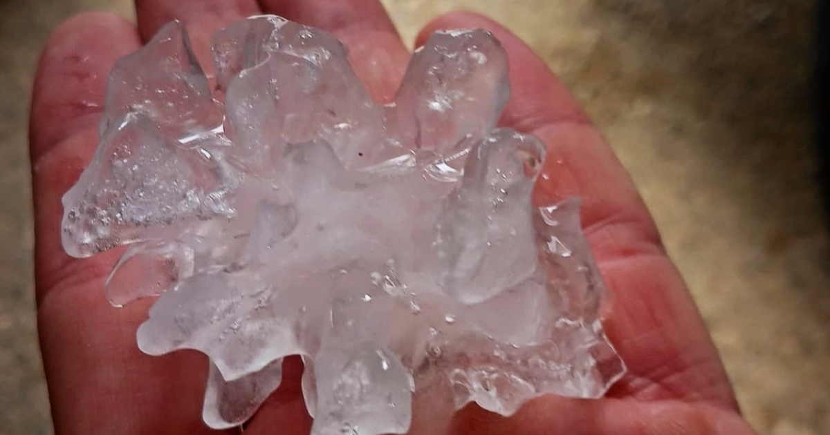 Nevrijeme pogodilo Karlovac, vatrogasci intervenirali na četiri lokacije