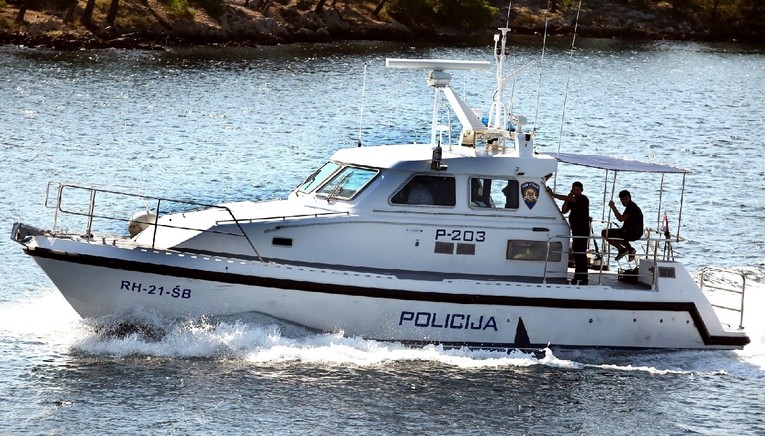 VIDEO U Kaštel Kambelovcu izgorio gliser, oštećene dvije brodice