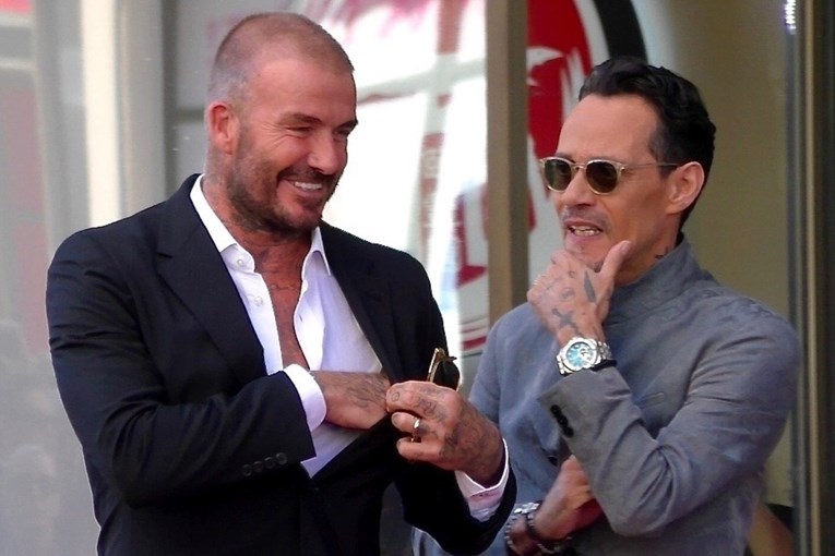 Marc Anthony poklonio Davidu Beckhamu skupocjeni, ručno rađeni auto