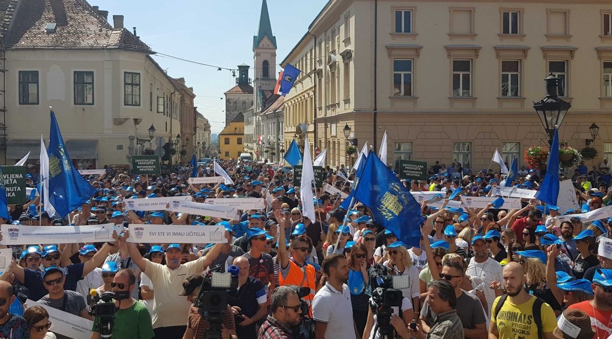 Oko dvije tisuće učitelja prosvjedovalo na Markovom trgu