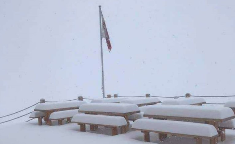 FOTO U Alpama je jutros palo 30 centimetara snijega
