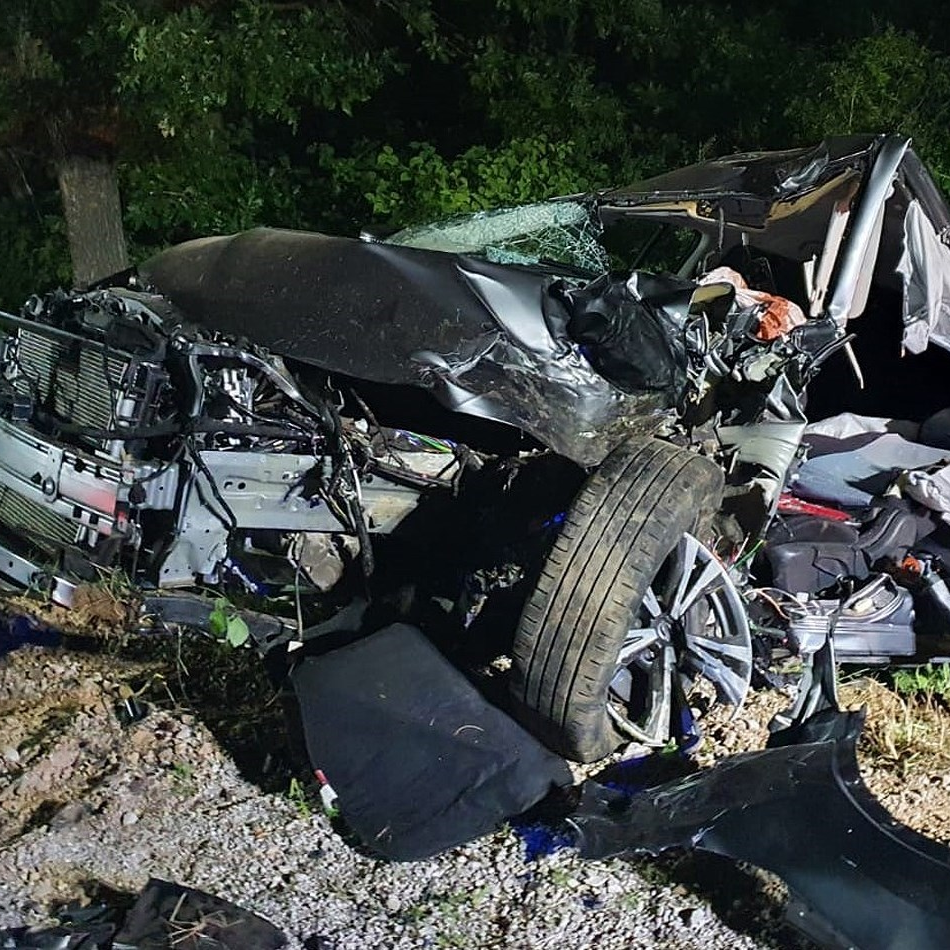 Umirovljeni policajac zabio se u stup u Svetom Roku. Poginuo je na licu mjesta