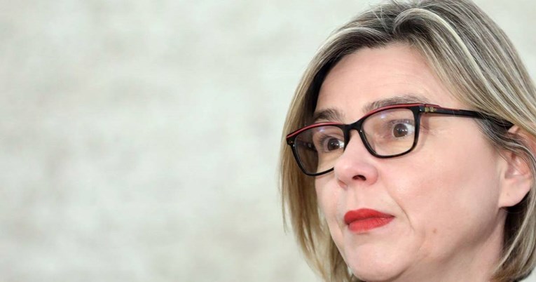 Sandra Benčić: Vlada nije tu da daje milost