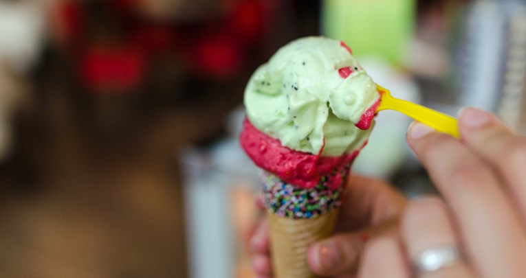 Stručnjaci otkrili sedam stvari koje moramo napraviti kada jedemo sladoled