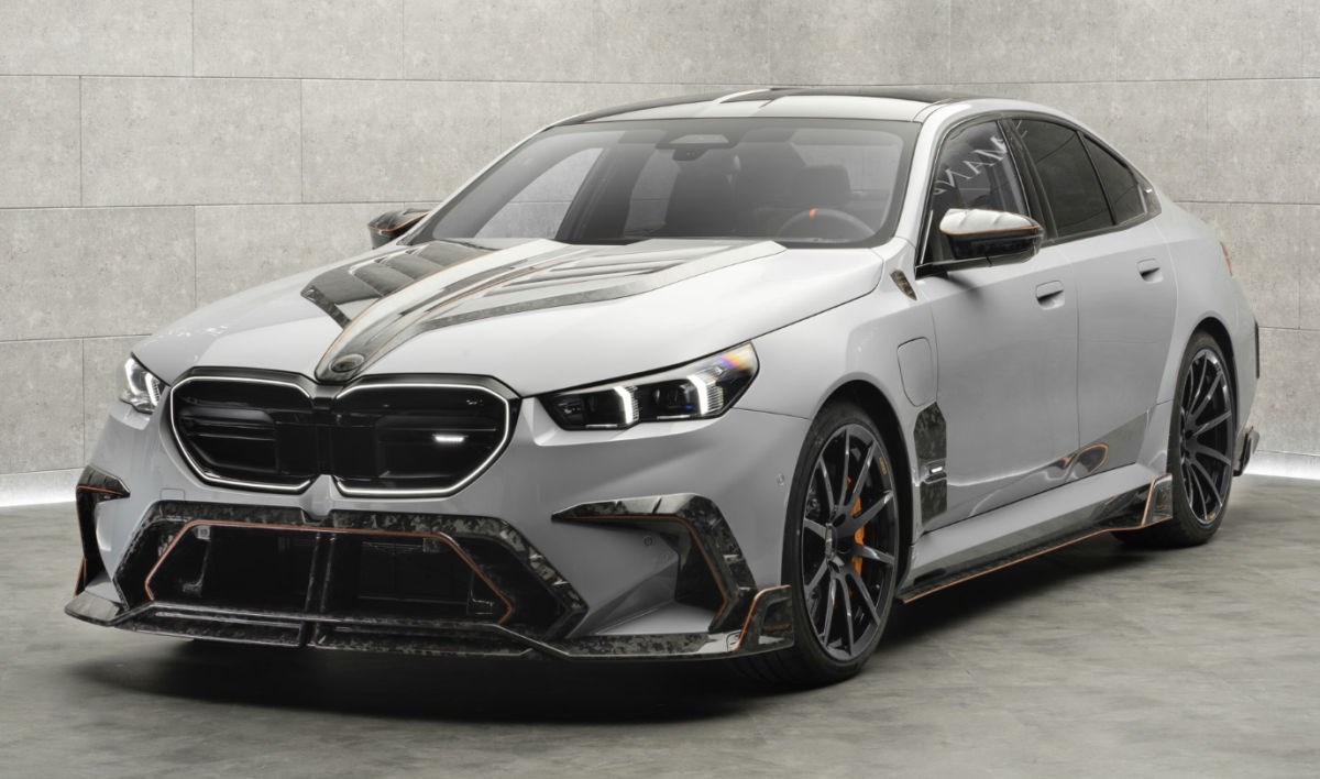 Mansory predstavio dekor za BMW M5. Pretrpan je karbonskim detaljima
