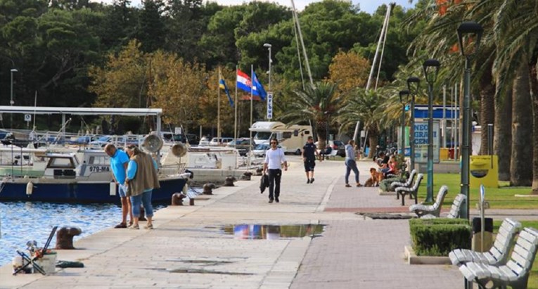 Stotinjak osoba slavilo pobjedu SDP-a kod Makarske, policija prijavila 12 ljudi