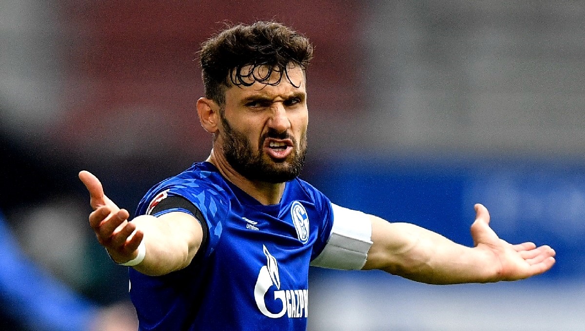 Schalke tone sve dublje. Dokapetanu su prepolovili plaću, on odlazi