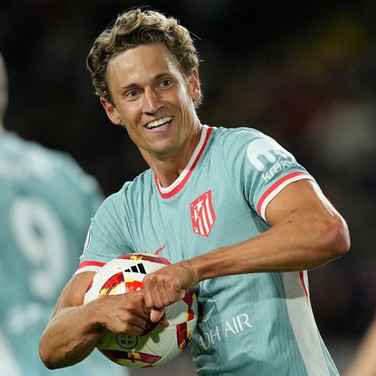 Veznjak Atletica poznat je po vrhunskim fizikalijama, a hrani se kao pračovjek