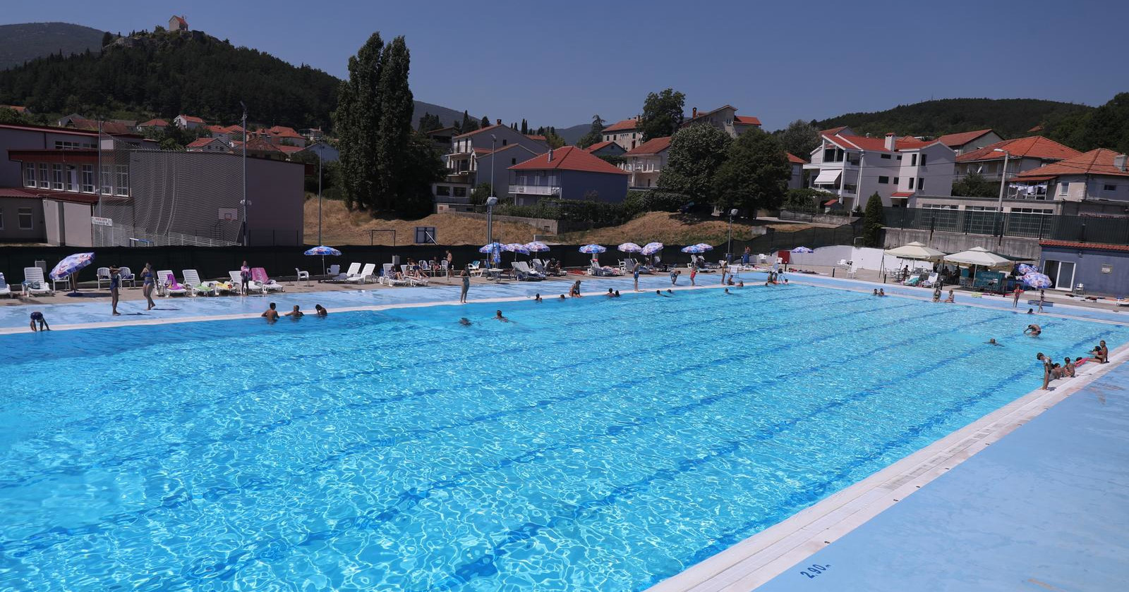 Besplatan ulaz na sinjski bazen dan prije početka škole