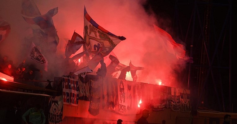 Navijači Hajduka na Fejsu: Majku li vam vašu... Imam 25 godina, sijed sam
