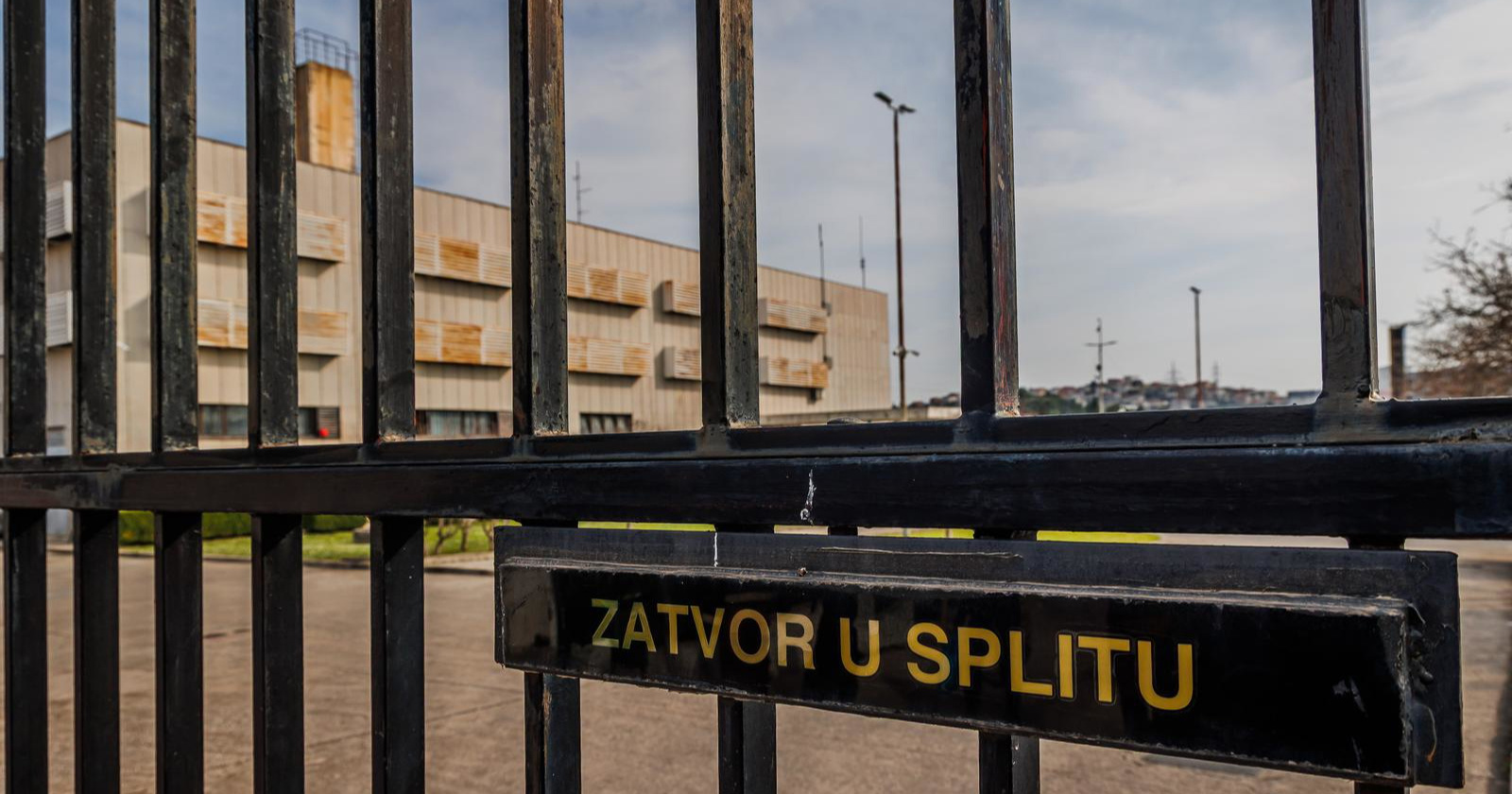 HHO: Hrvatski zatvori su prenapučeni, negdje je dvostruko više ljudi nego mjesta