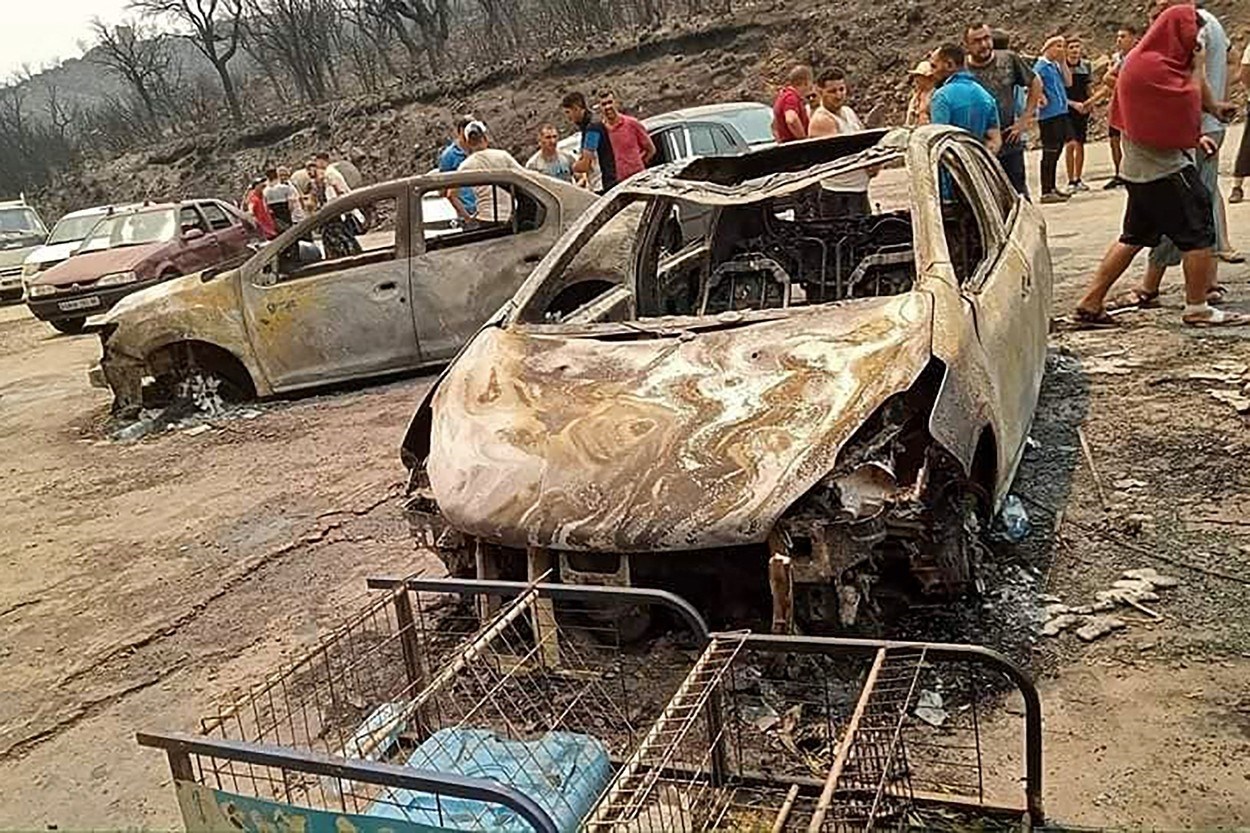 Ogromni požari u Alžiru. 25 mrtvih, među njima 10 vojnika