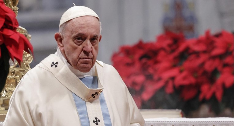 Papina novogodišnja poruka: Nasilje prema ženama vrijeđa Boga