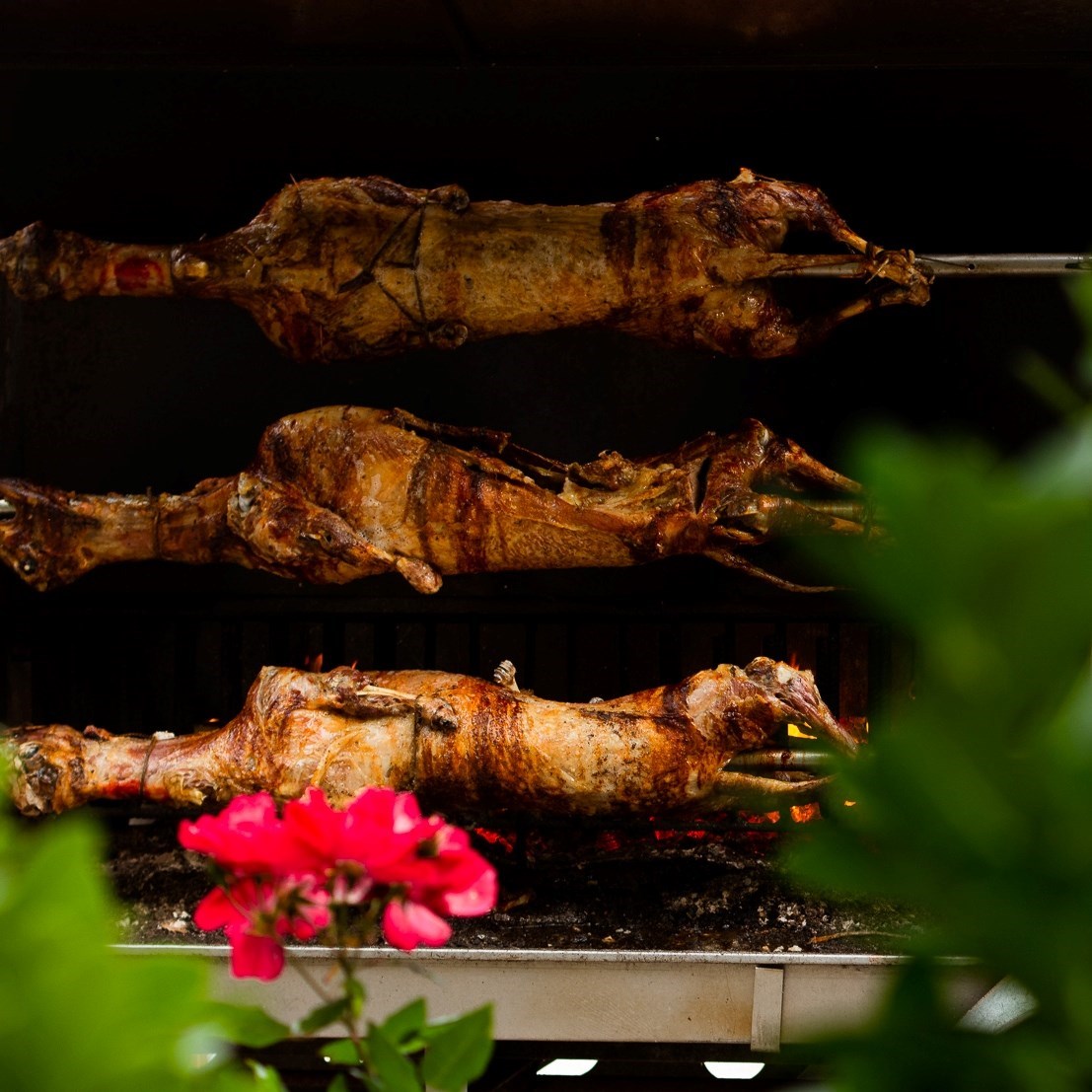 Na Krku se ovaj vikend jede janjetina s ražnja, kotleti, ćevapi, presnac. Evo detalja