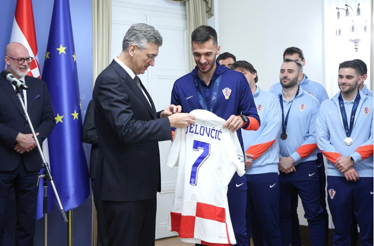 Plenković futsalašima: Dobit ćete nagradu iako ste nam izvan zakonskog okvira