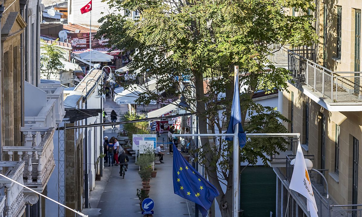 Nakon više od tri mjeseca Cipar otvorio granicu koja dijeli otok na dva dijela