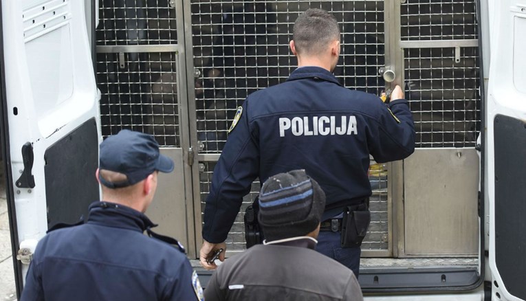 51-godišnjak krijumčario migrante iz BiH u Hrvatsku, policija ga uhitila
