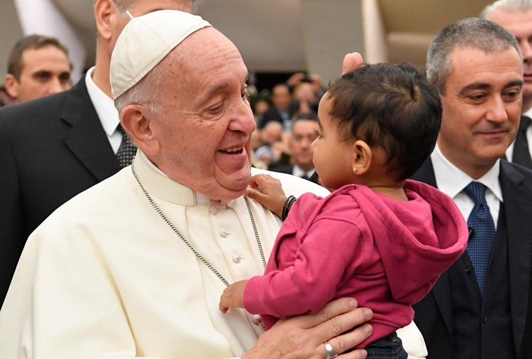 Papa posjetio prihvatni logor u Grčkoj, sastao se sa skupinom izbjeglica