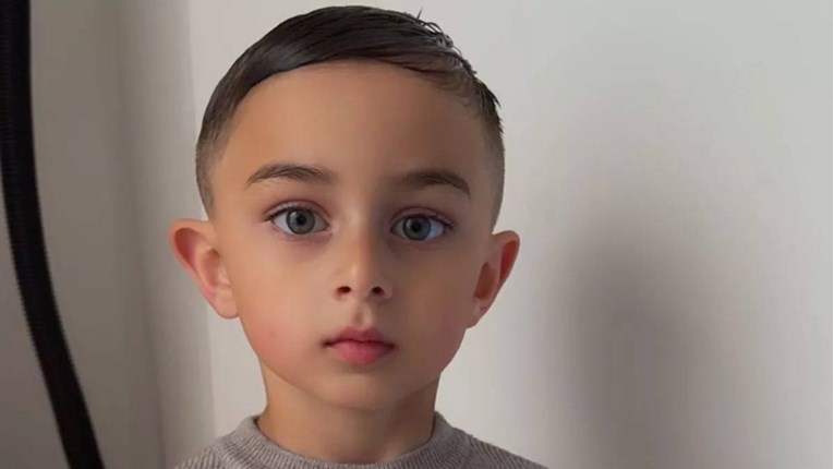 Dječak (4) u Engleskoj izašao iz bolnice, bio u posjeti baki. Usmrtio ga autobus