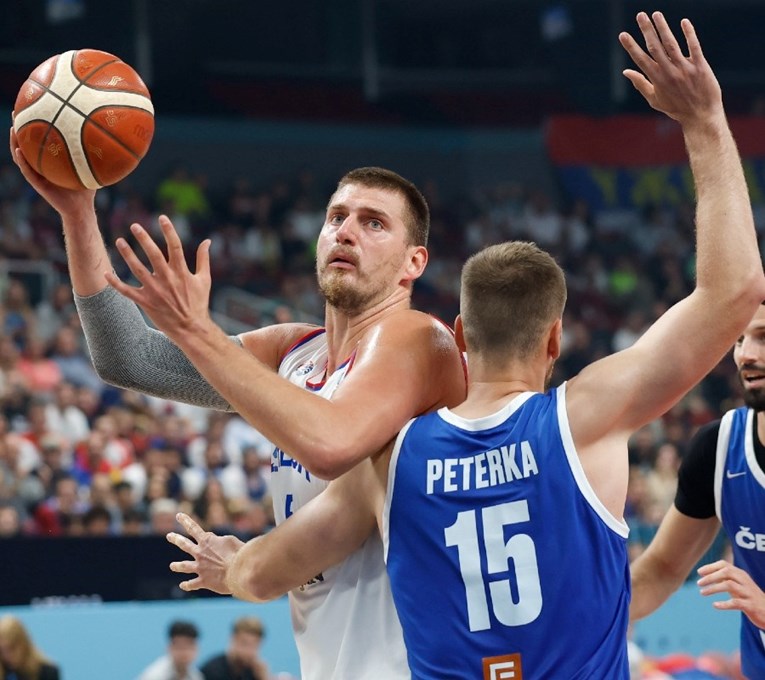 VIDEO Srbija upisala četvrtu pobjedu na EuroBasketu. Ozlijedio joj se još jedan igrač