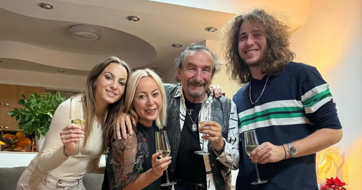 Željko Bebek slavi 80. rođendan, supruga objavila obiteljsku fotku