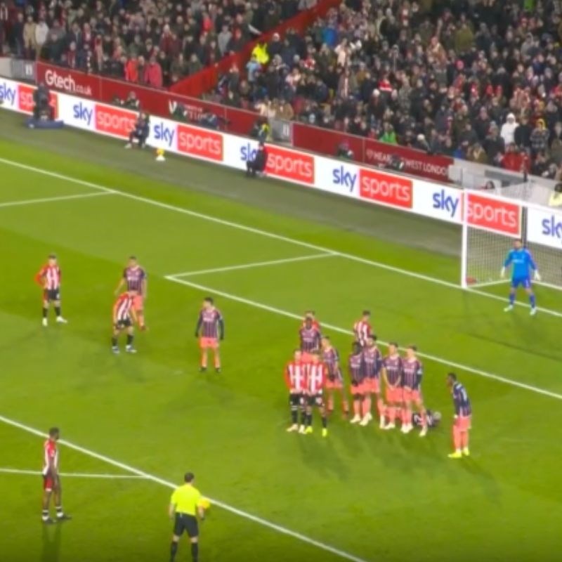 Pogledajte gol hit-napadača Premier lige iz slobodnjaka nakon 8 mjeseci suspenzije