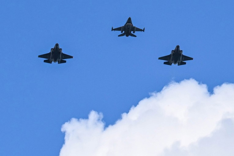 Amerika šalje dodatne borbene avione na Bliski istok