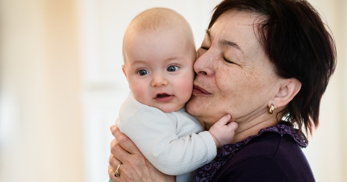 Mama Plaća Svojim Roditeljima Da Joj čuvaju Djecu: "Ljudi Misle Da To ...