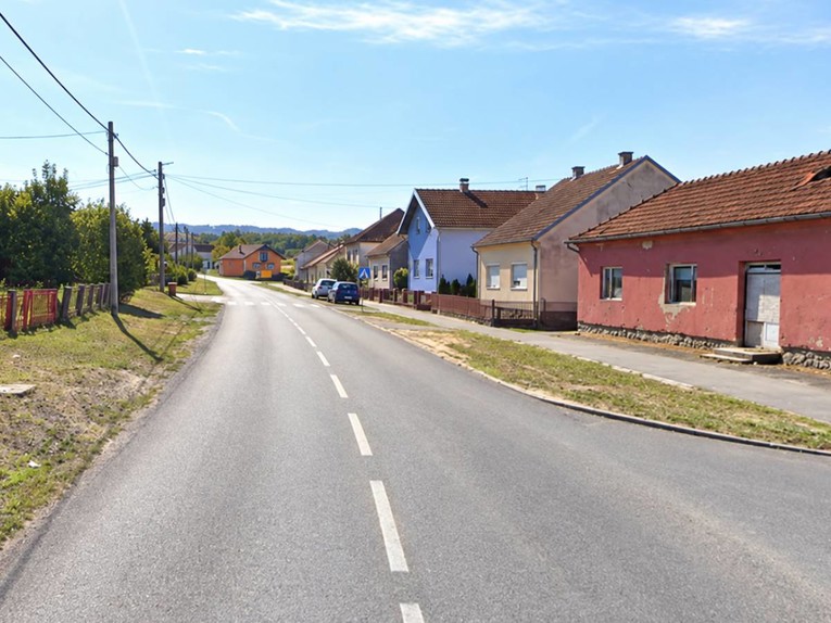 Mladić (24) pao s motora na mokroj cesti u Pakracu, teško je ozlijeđen