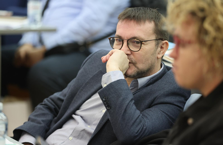 Bauk: Predlažem našeg umjetnika za mrtvozornika, obznanio je da je Jugoslavija mrtva