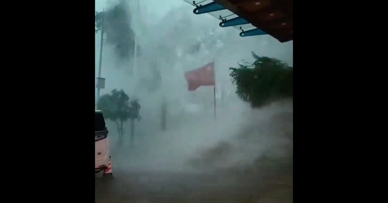 VIDEO Opasne poplave prijete kineskoj pokrajini