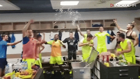 VIDEO Ludo slavlje igrača Dinama i Bad Blue Boysa nakon pobjede u Mađarskoj