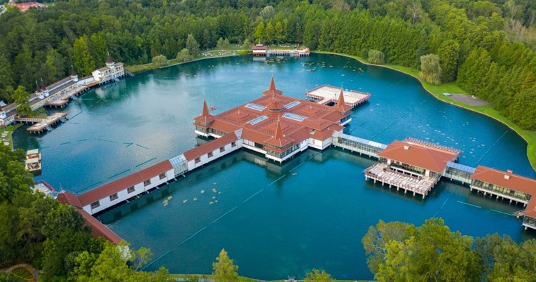 Preporuka izleta: Zimsko kupanje u toplom jezeru udaljenom samo dva sata od Zagreba